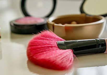 EWG赞扬Bill警告化妆品中的石棉